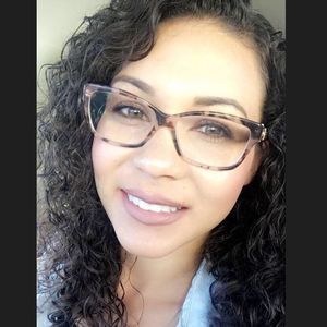 Meet your Posher, Monica